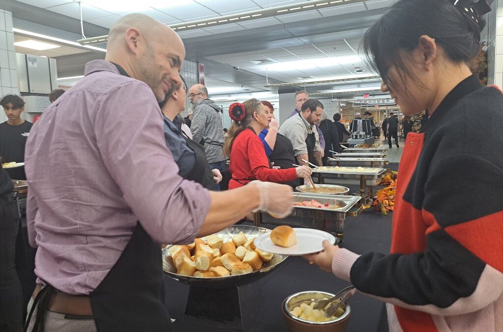 Arkansas State Hosts Annual Thanksgiving Dinner